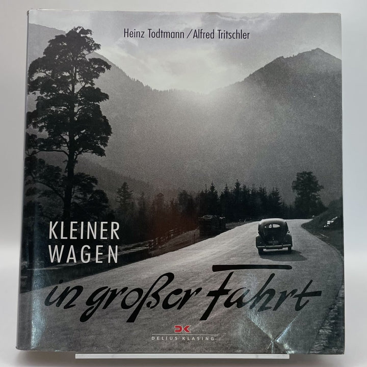 Kleiner Wagen in grosser Fahrt