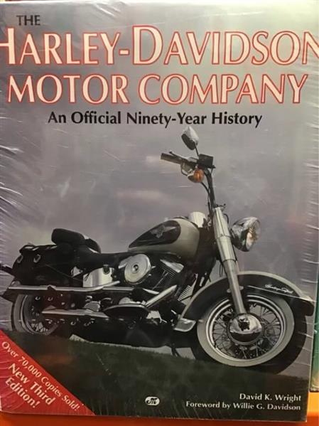 The Harley-Davidson Motor Company - An Official Ninety-year History - gedrucktes Buch zum Bestpreis! - verwuester.net